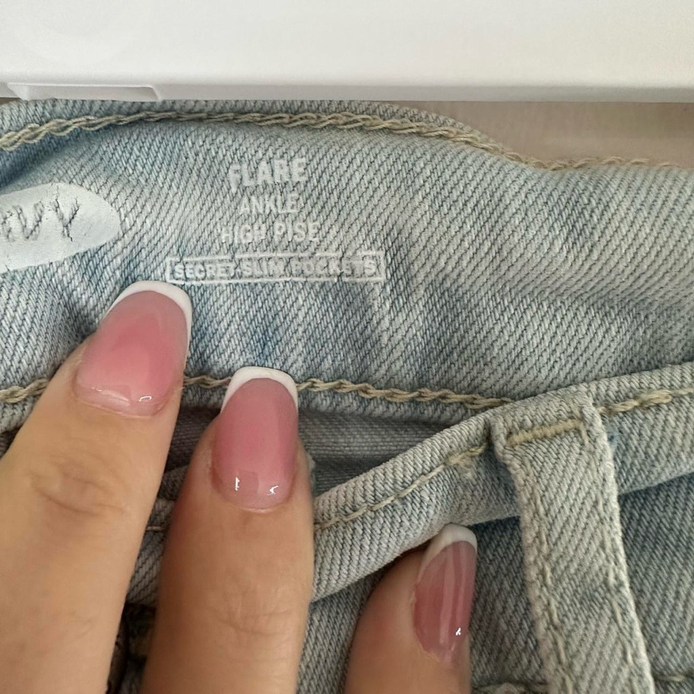 Women's Blue Jeans - Picture 3 of 5